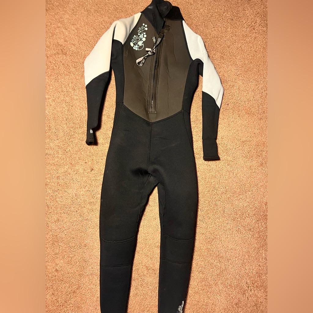 #35 Kids Black And Gray One Piece Wetsuit